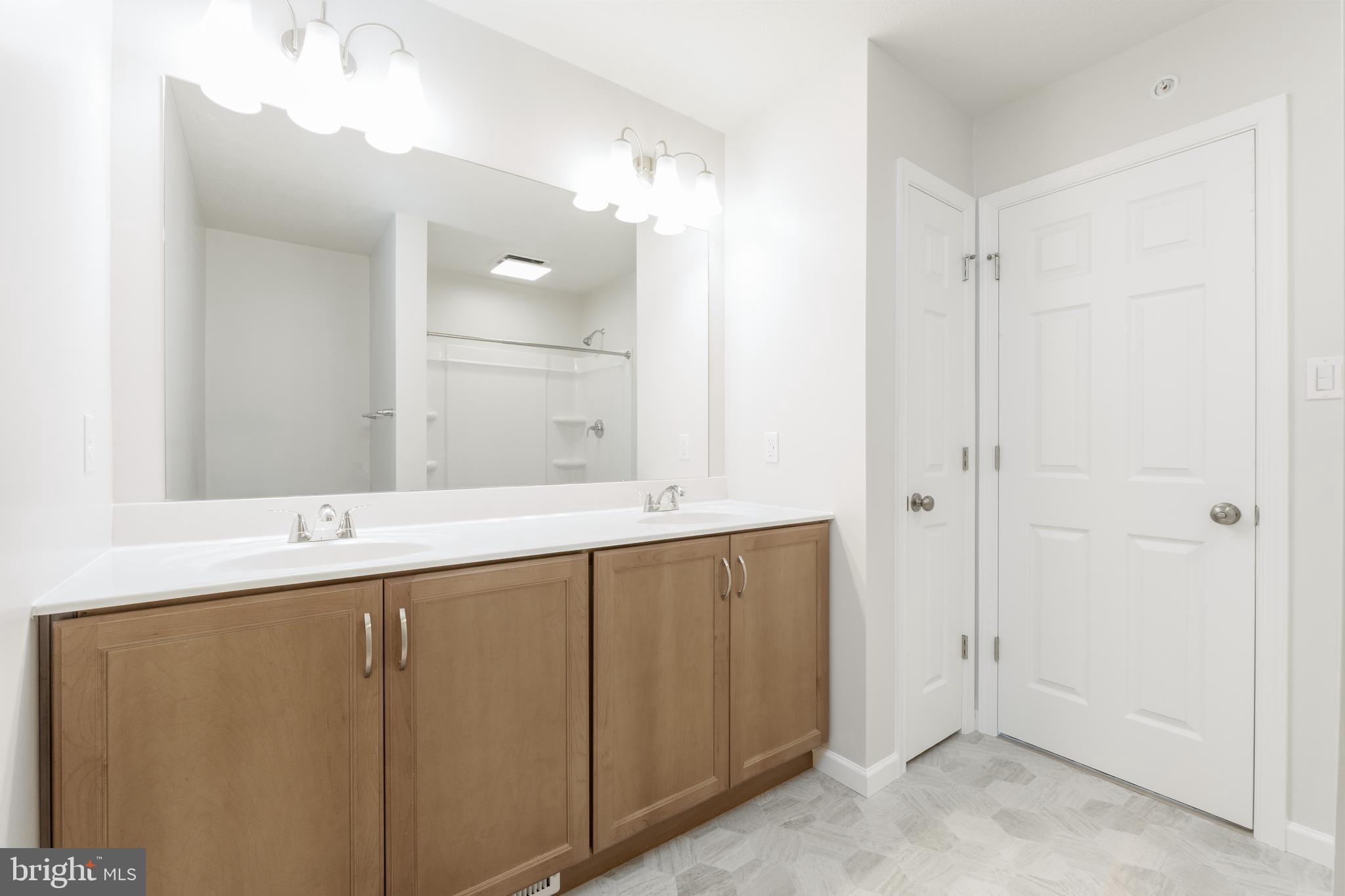 GRAYS POINTE - Residential