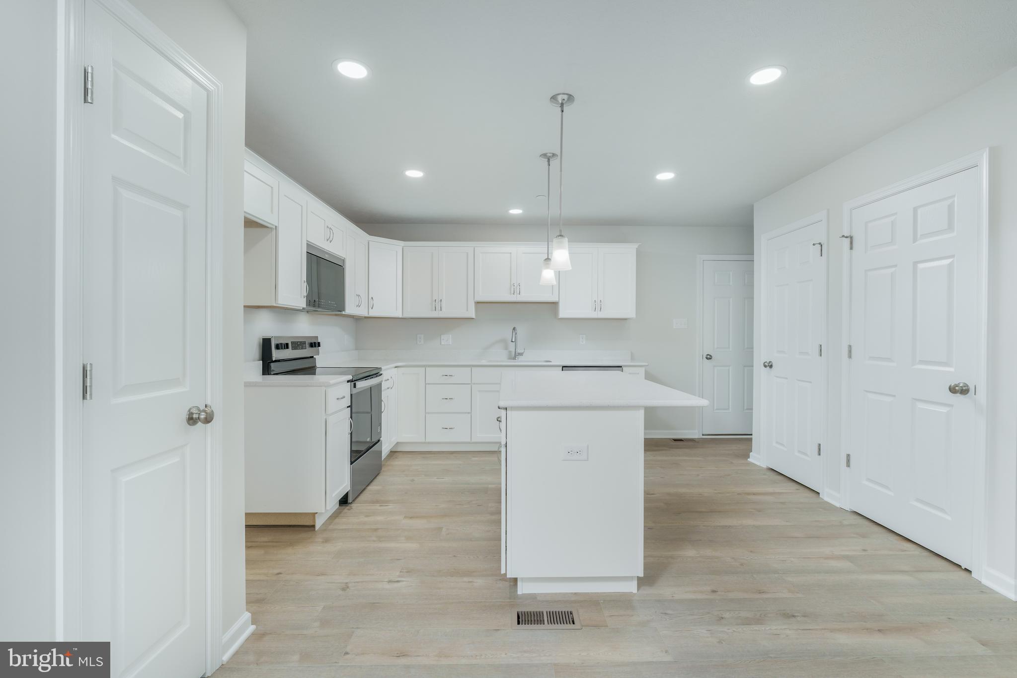 GRAYS POINTE - Residential