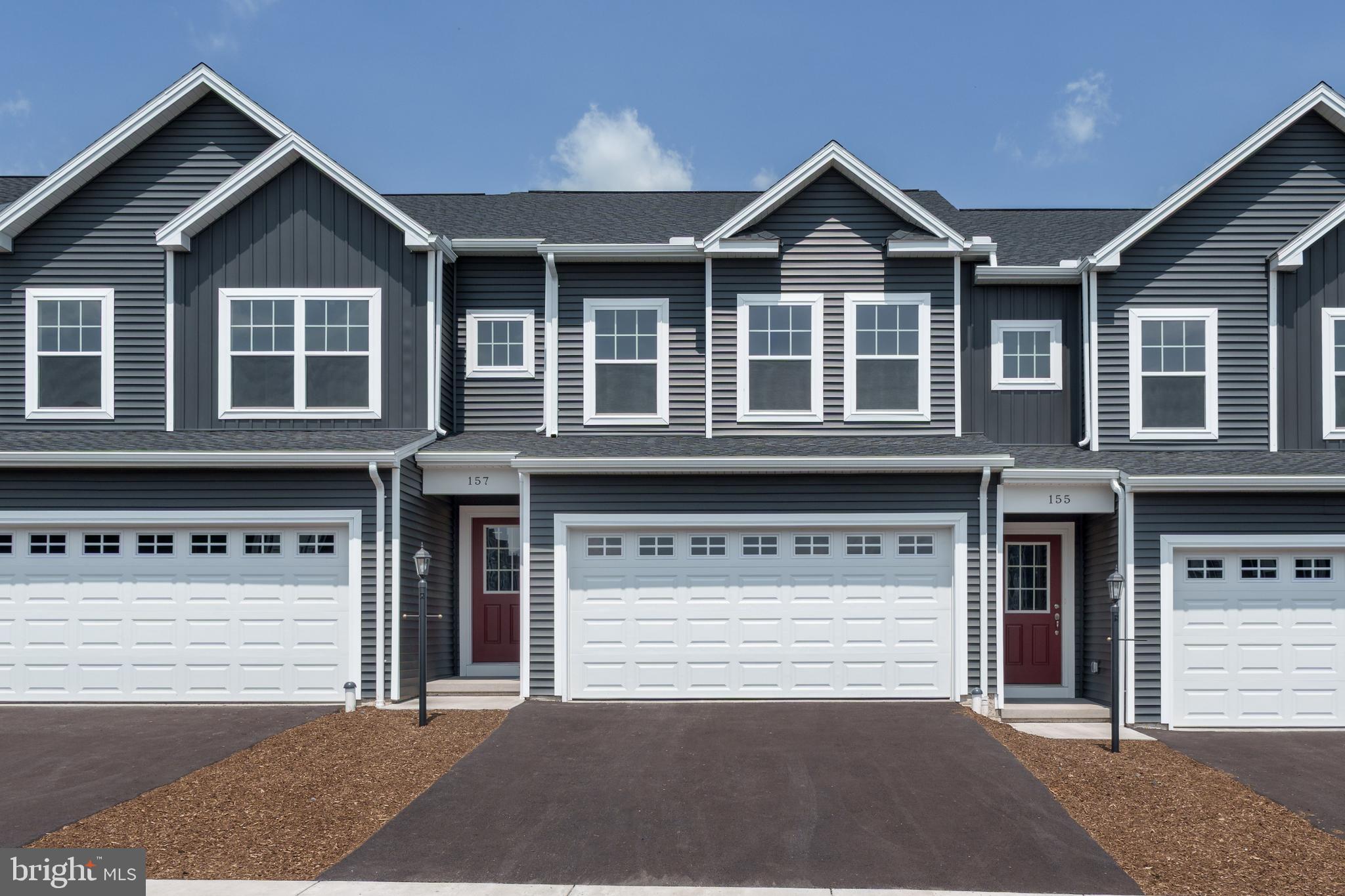 NEW CONSTRUCTION in Grays Pointe!