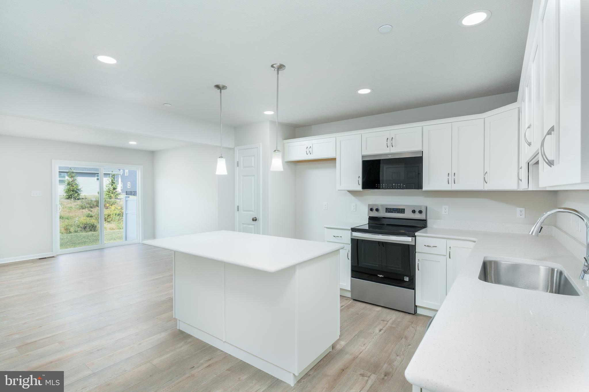 GRAYS POINTE - Residential