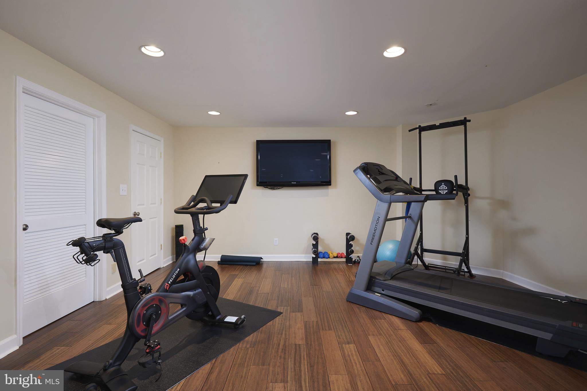 COLESVILLE OUTSIDE - Residential