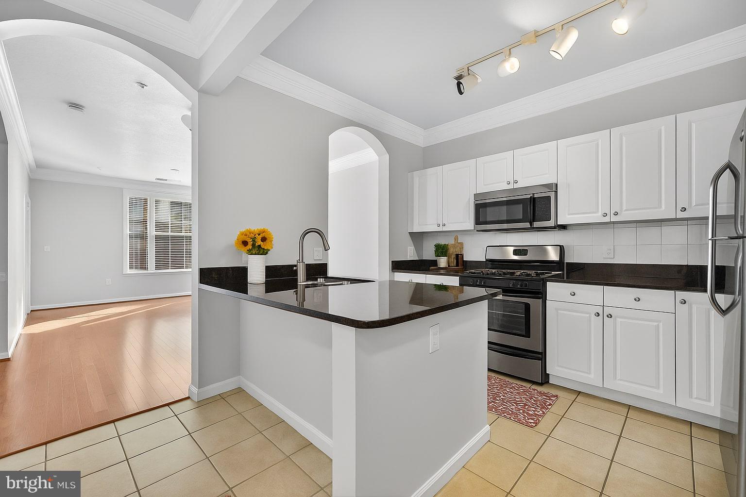 THE COLONNADE AT KENTLANDS - Residential Lease