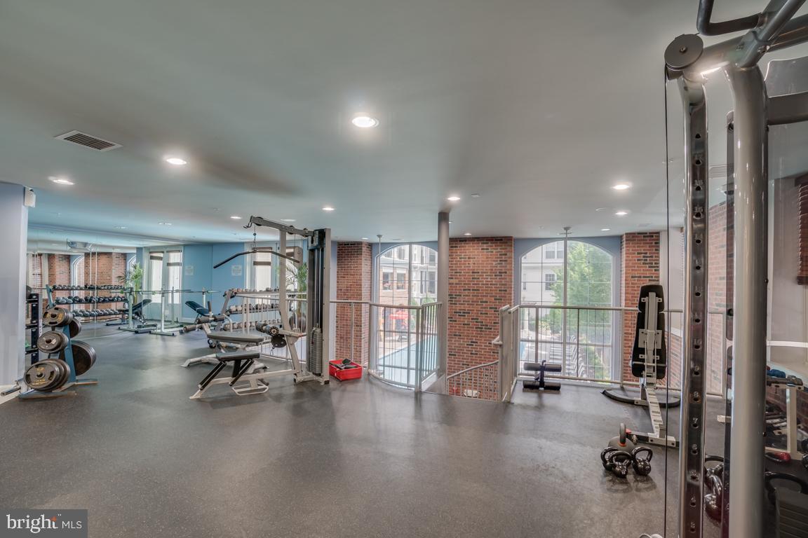 THE COLONNADE AT KENTLANDS - Residential Lease