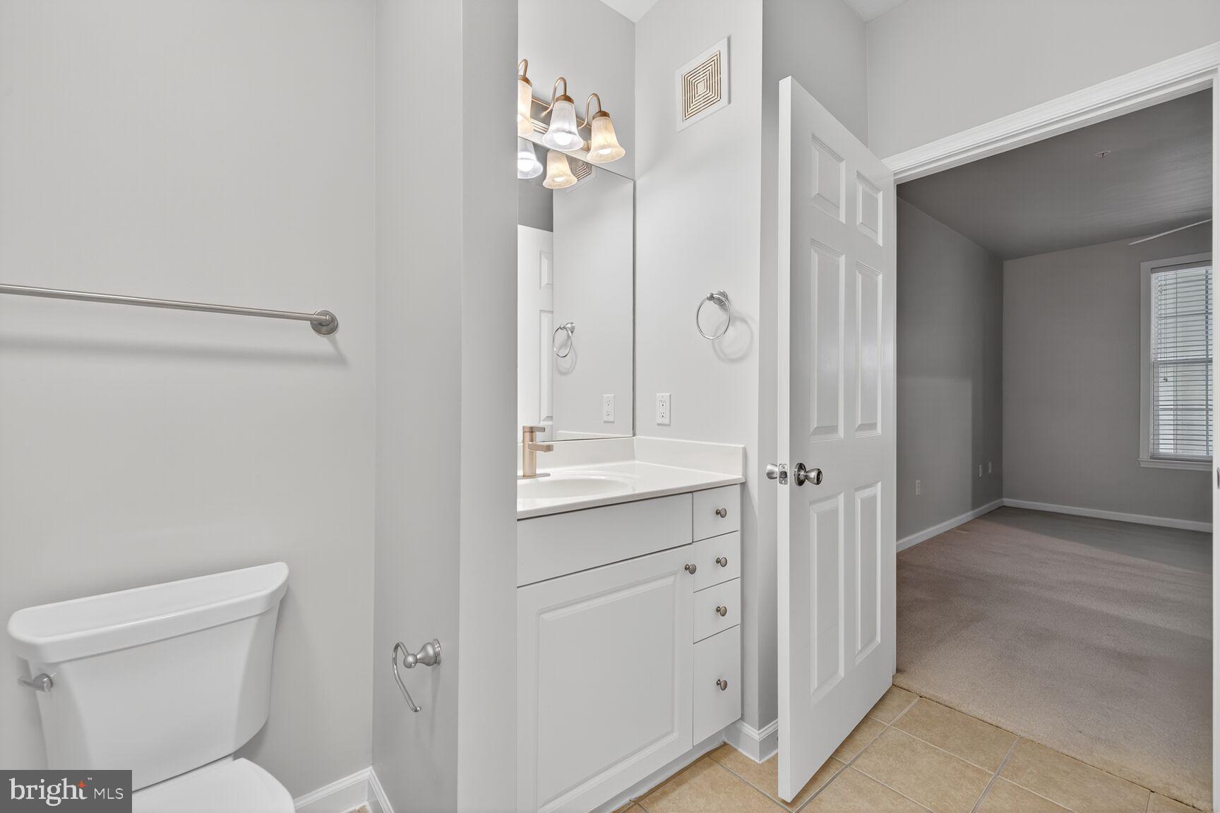 THE COLONNADE AT KENTLANDS - Residential Lease