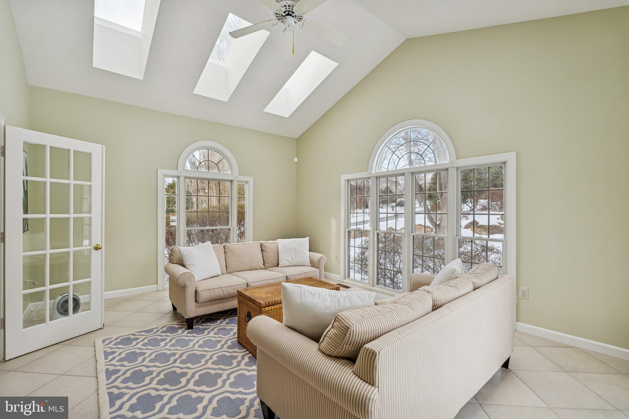 404 BEAUREGARD DRIVE SE