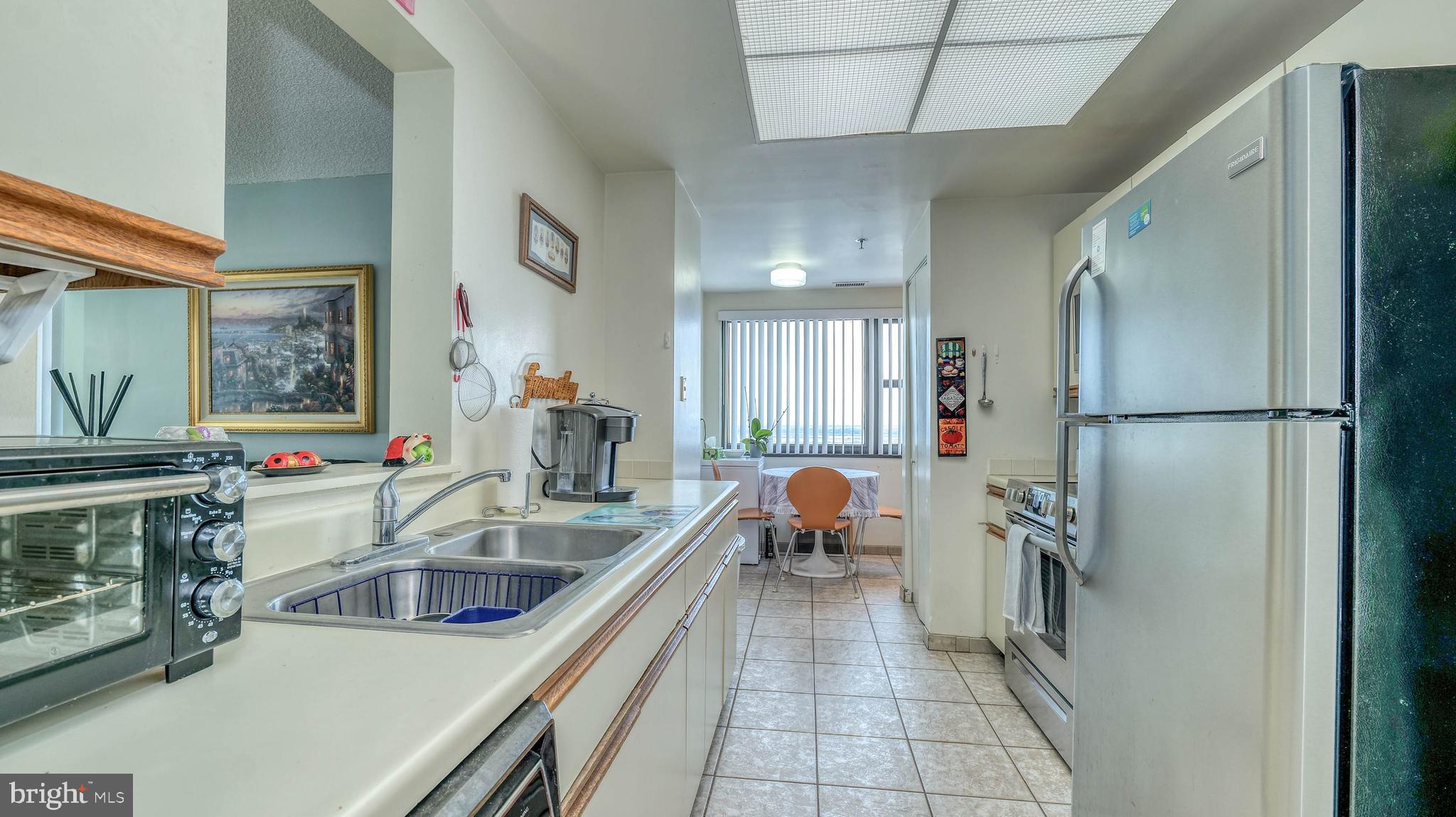 3101 BOARDWALK 904-1