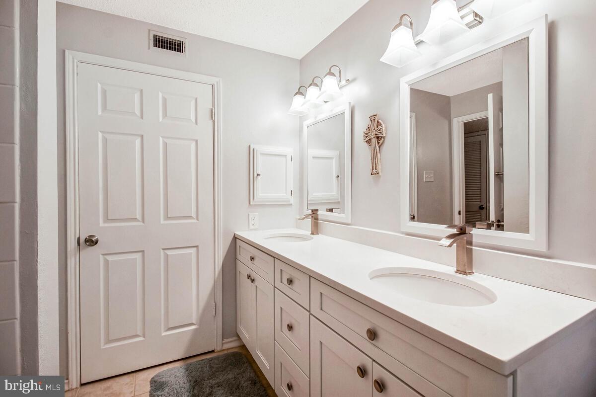 FOUNTAINS AT MCLEAN - Residential