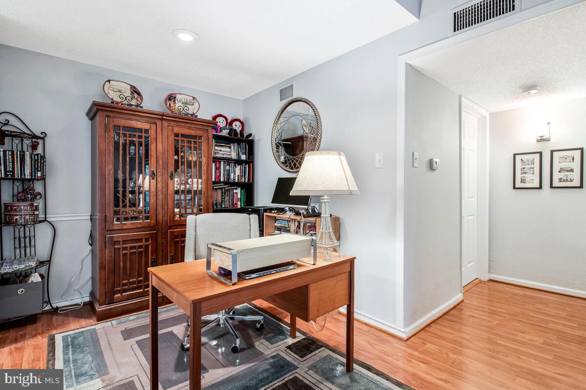 FOUNTAINS AT MCLEAN - Residential