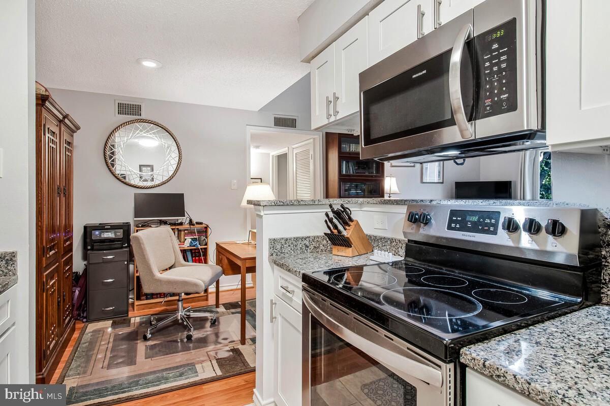 FOUNTAINS AT MCLEAN - Residential