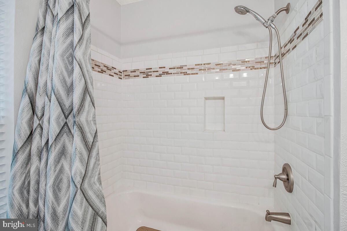 FOUNTAINS AT MCLEAN - Residential