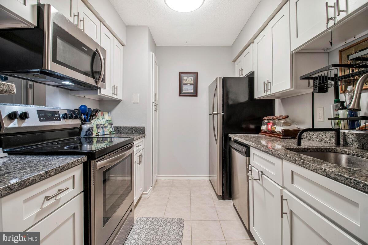 FOUNTAINS AT MCLEAN - Residential