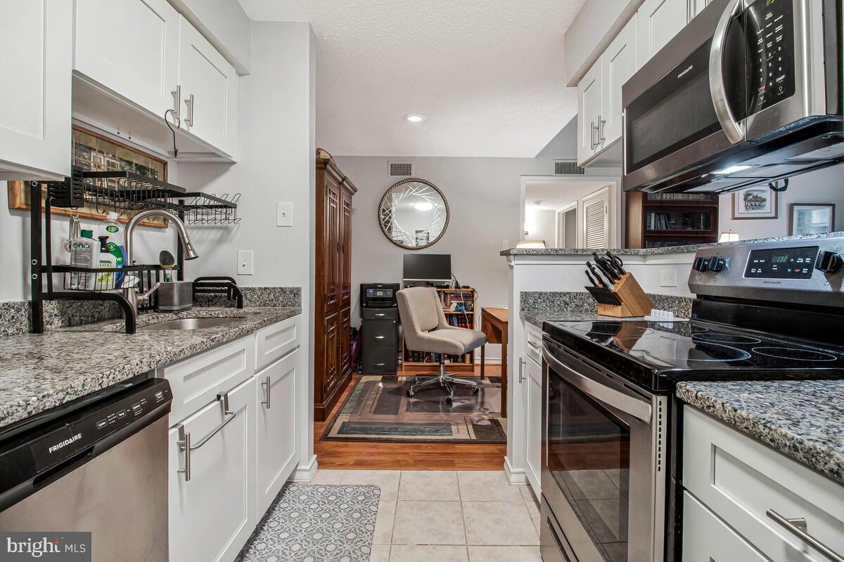 FOUNTAINS AT MCLEAN - Residential