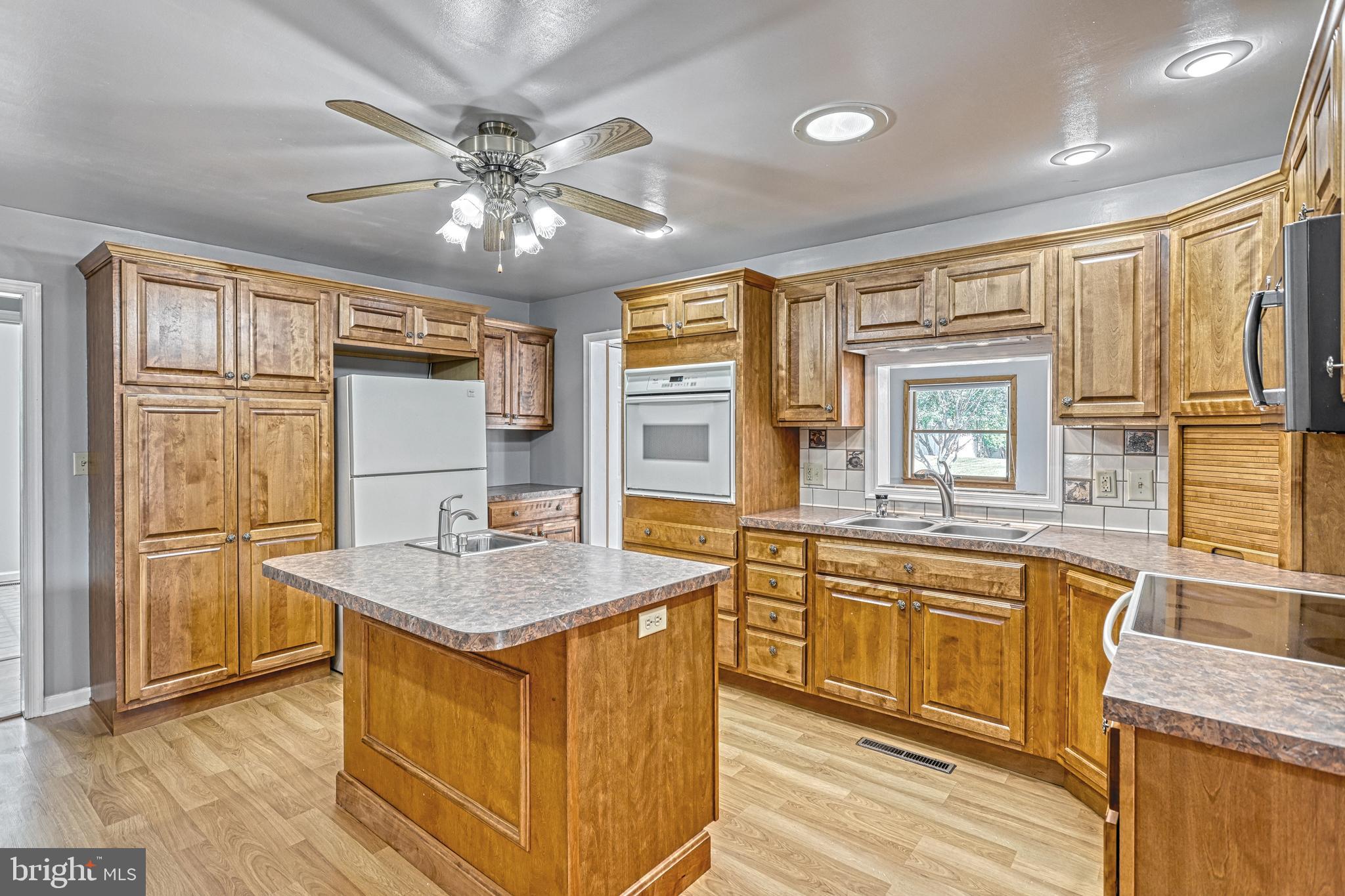 EAST PENNSBORO - Residential