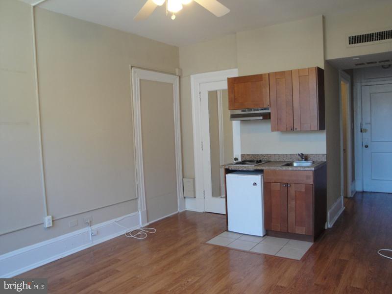 AVENUE OF THE ARTS - Residential Lease