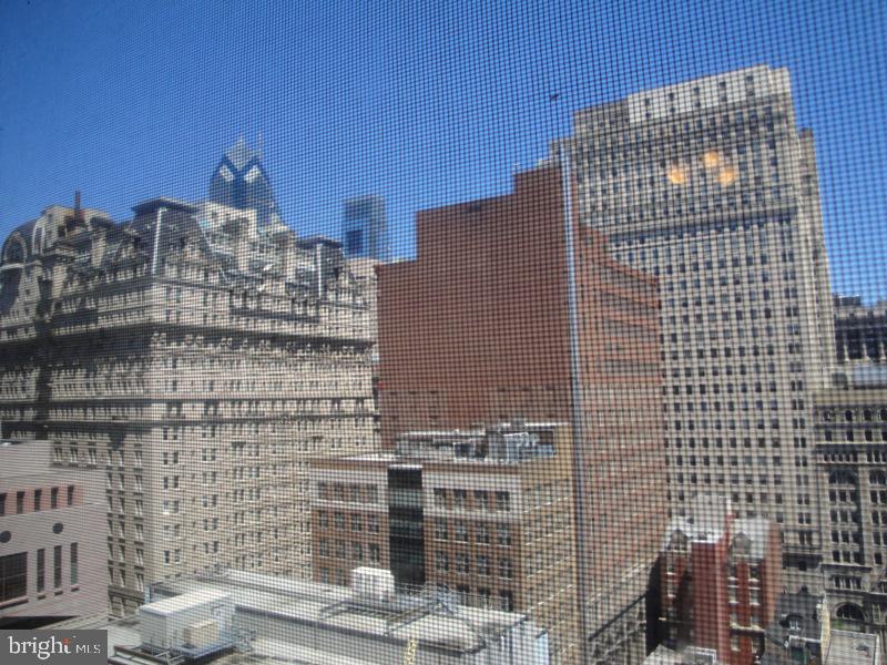 AVENUE OF THE ARTS - Residential Lease