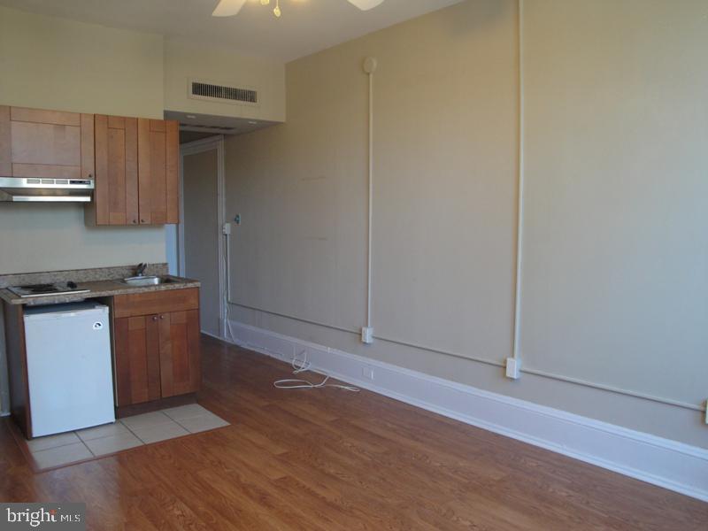 AVENUE OF THE ARTS - Residential Lease