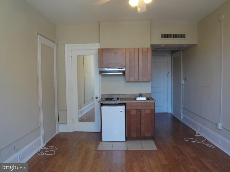 AVENUE OF THE ARTS - Residential Lease