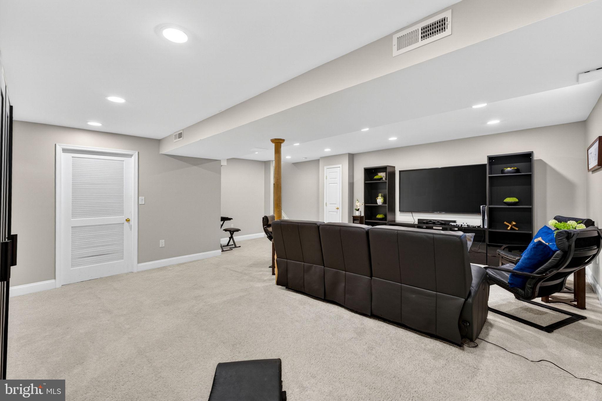 BURKE CENTRE - Residential
