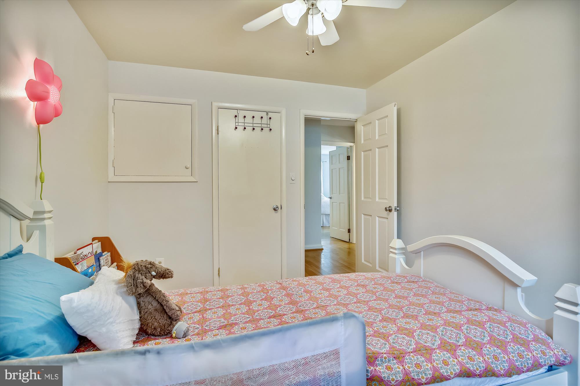 HOLLINDALE - Residential