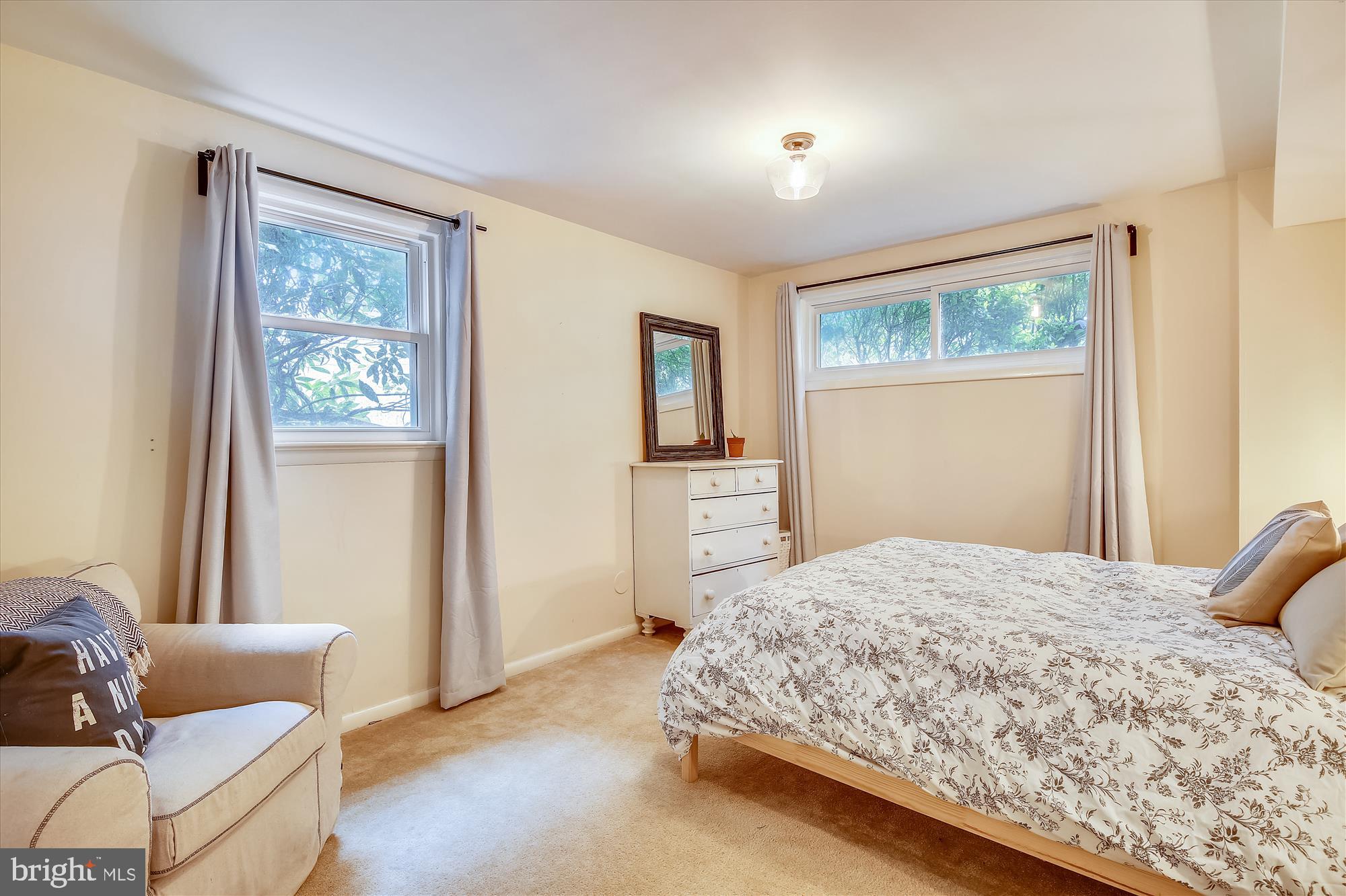 HOLLINDALE - Residential