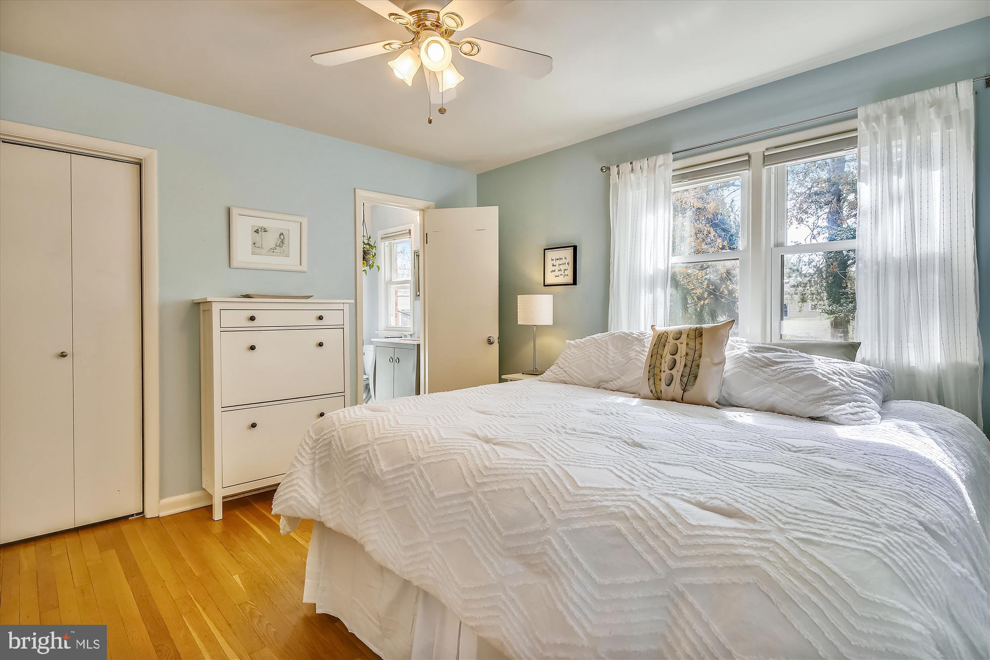 HOLLINDALE - Residential