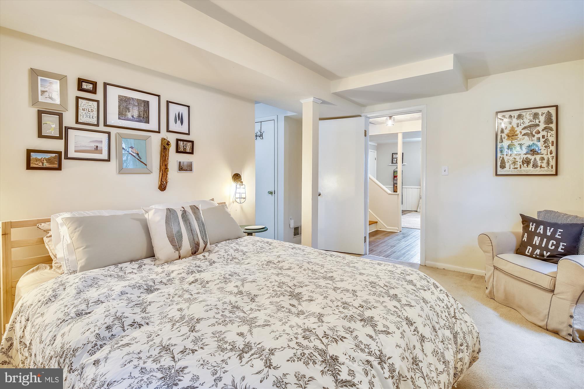 HOLLINDALE - Residential