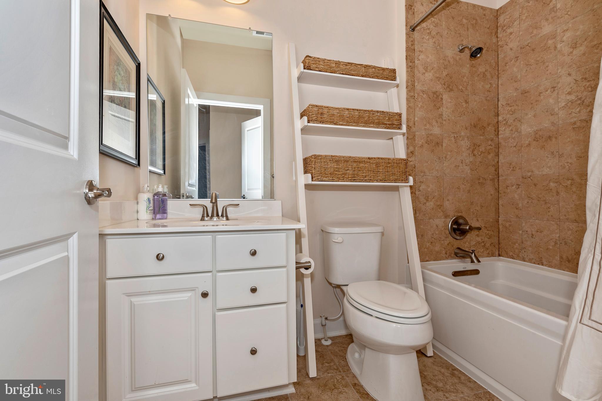 VILLAGES OF URBANA - Residential Lease