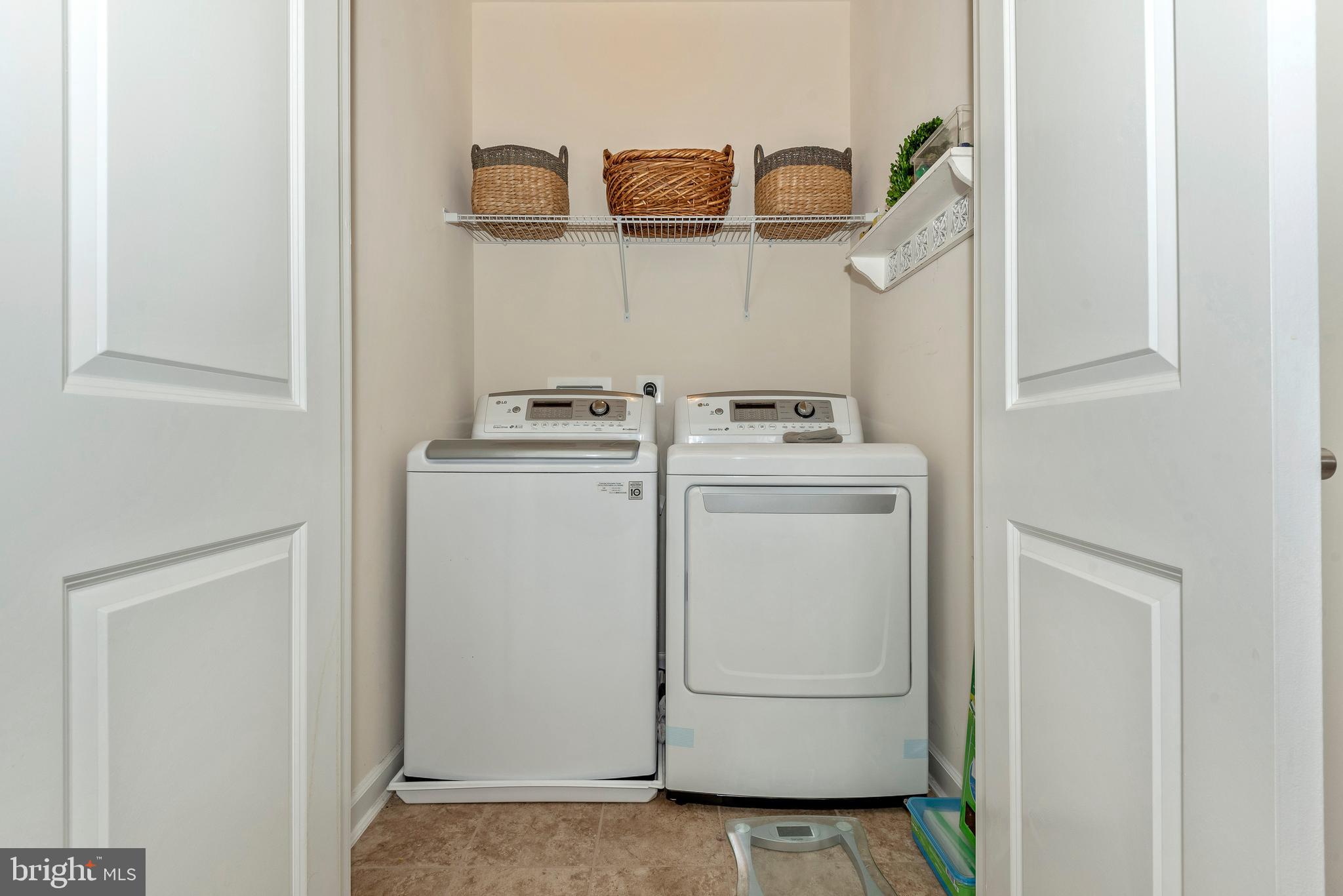 VILLAGES OF URBANA - Residential Lease