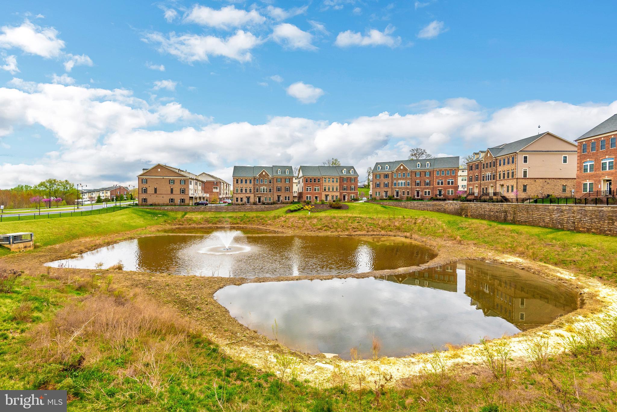 VILLAGES OF URBANA - Residential Lease