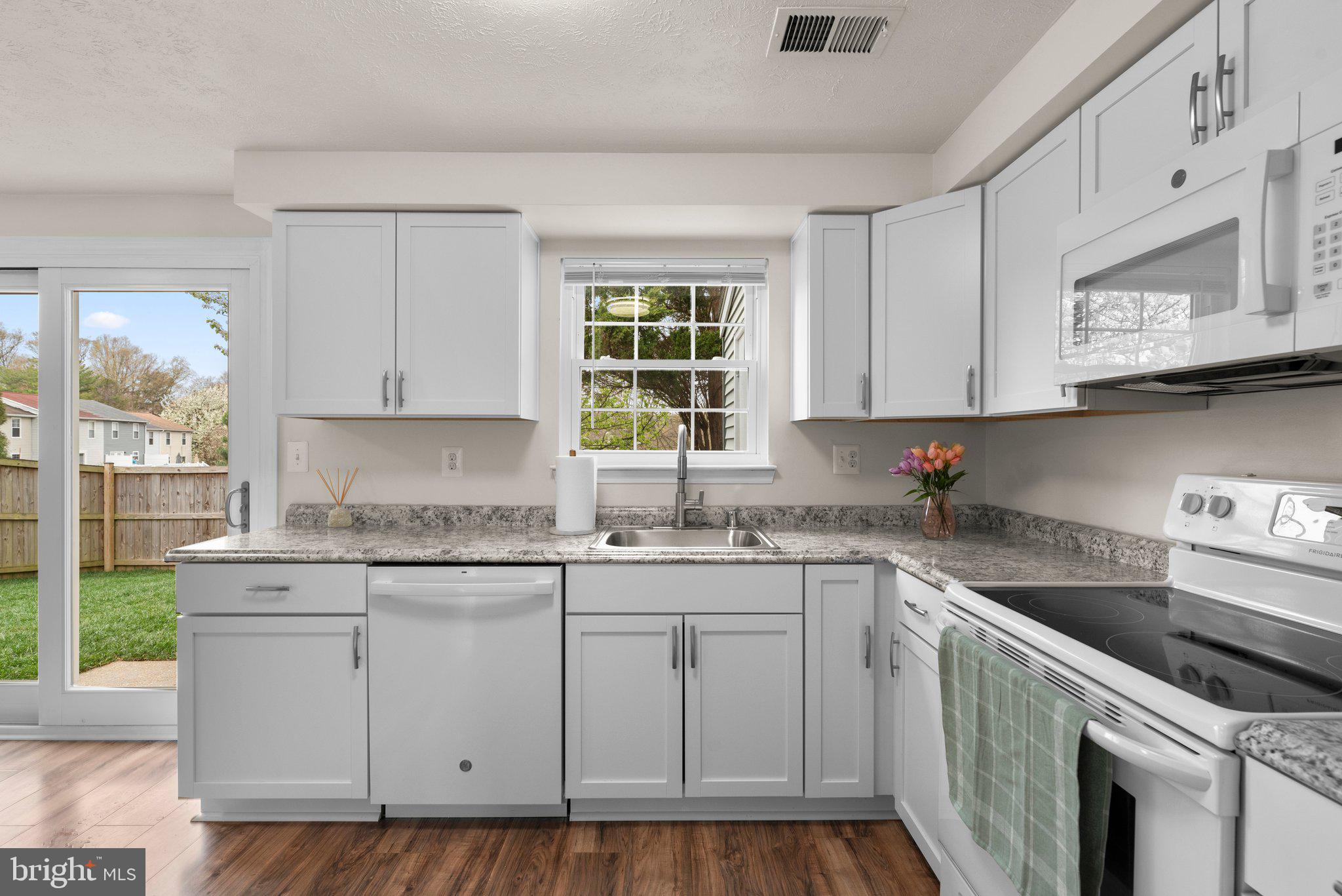 WHISPERING WOODS - Residential