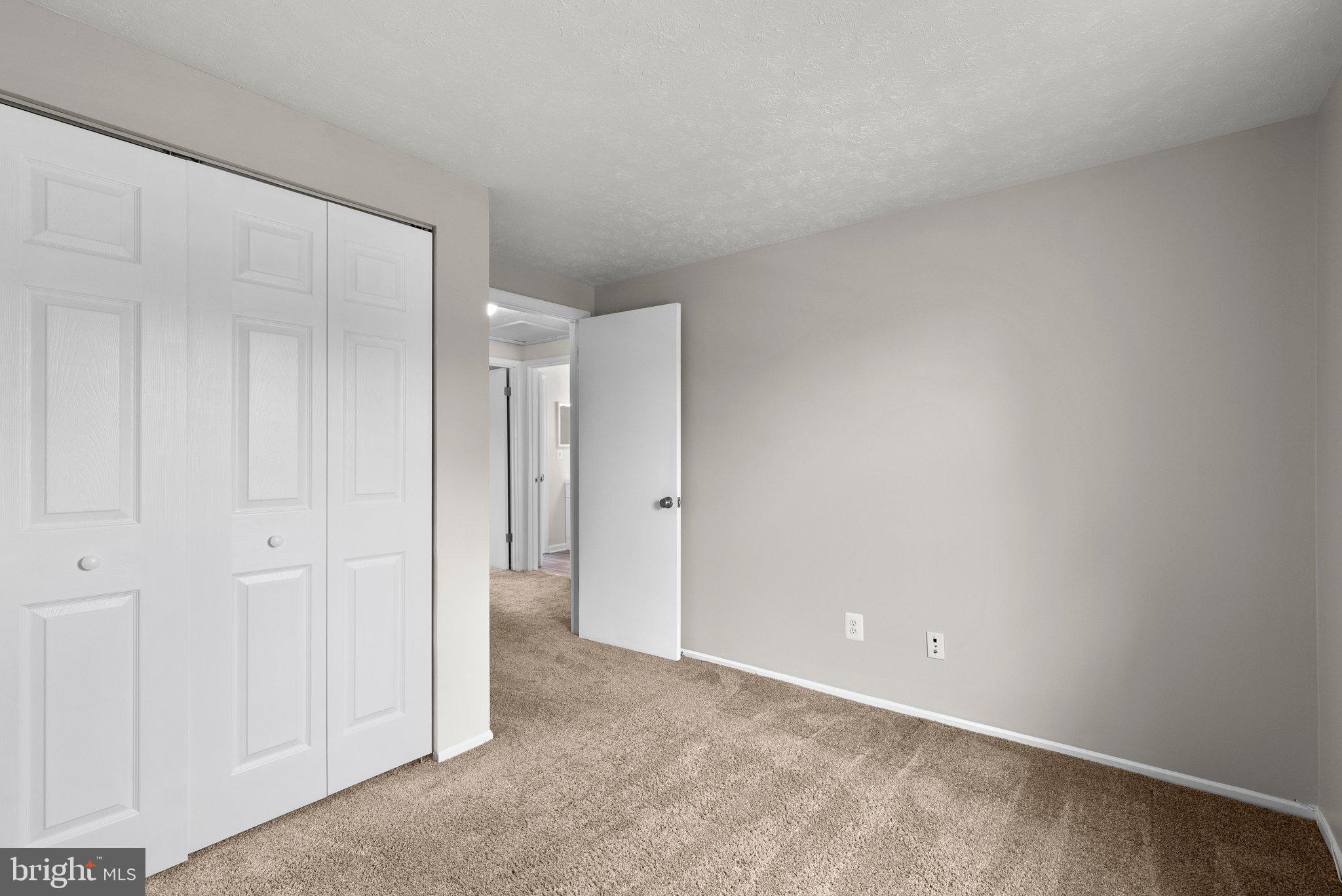 WHISPERING WOODS - Residential