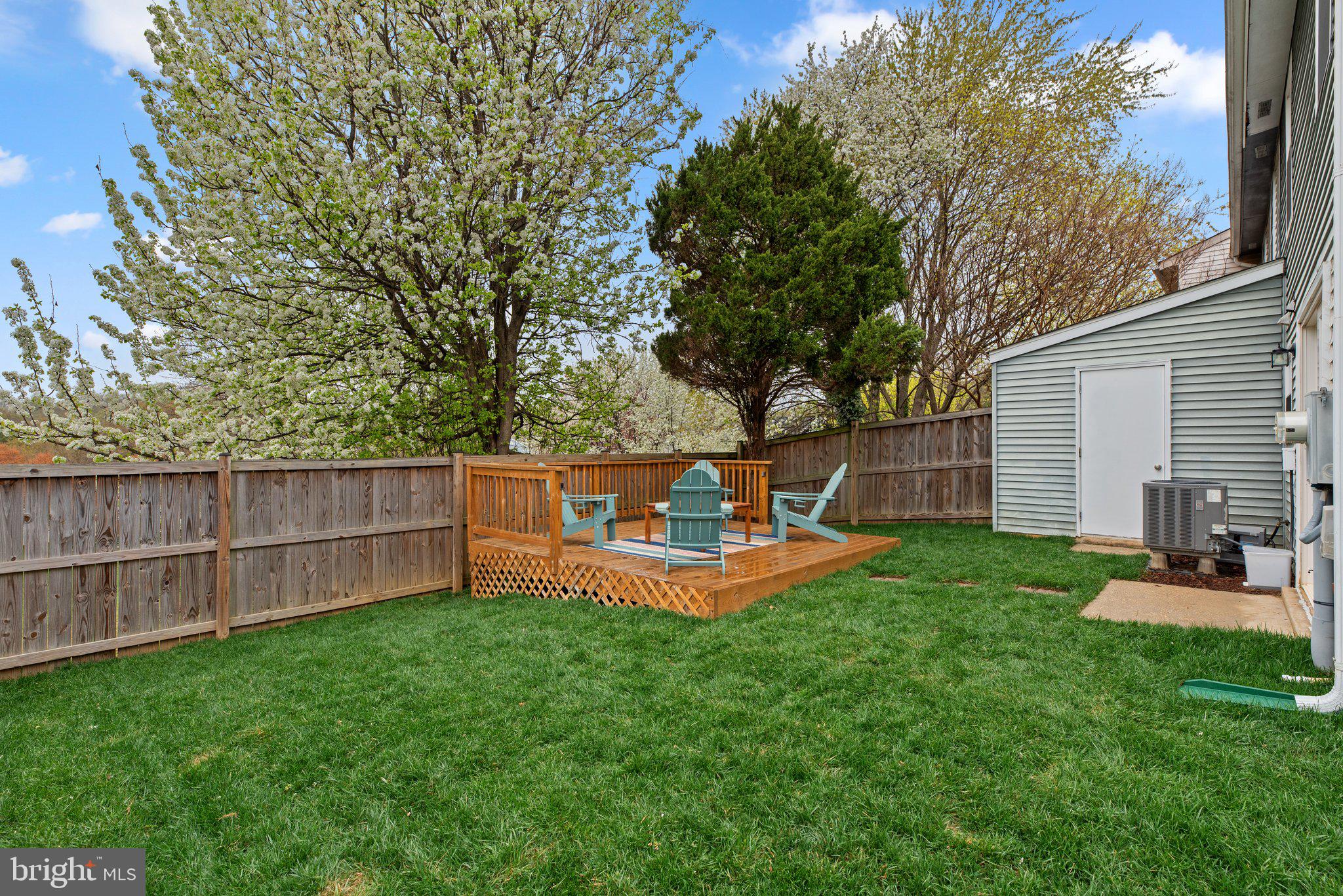 WHISPERING WOODS - Residential