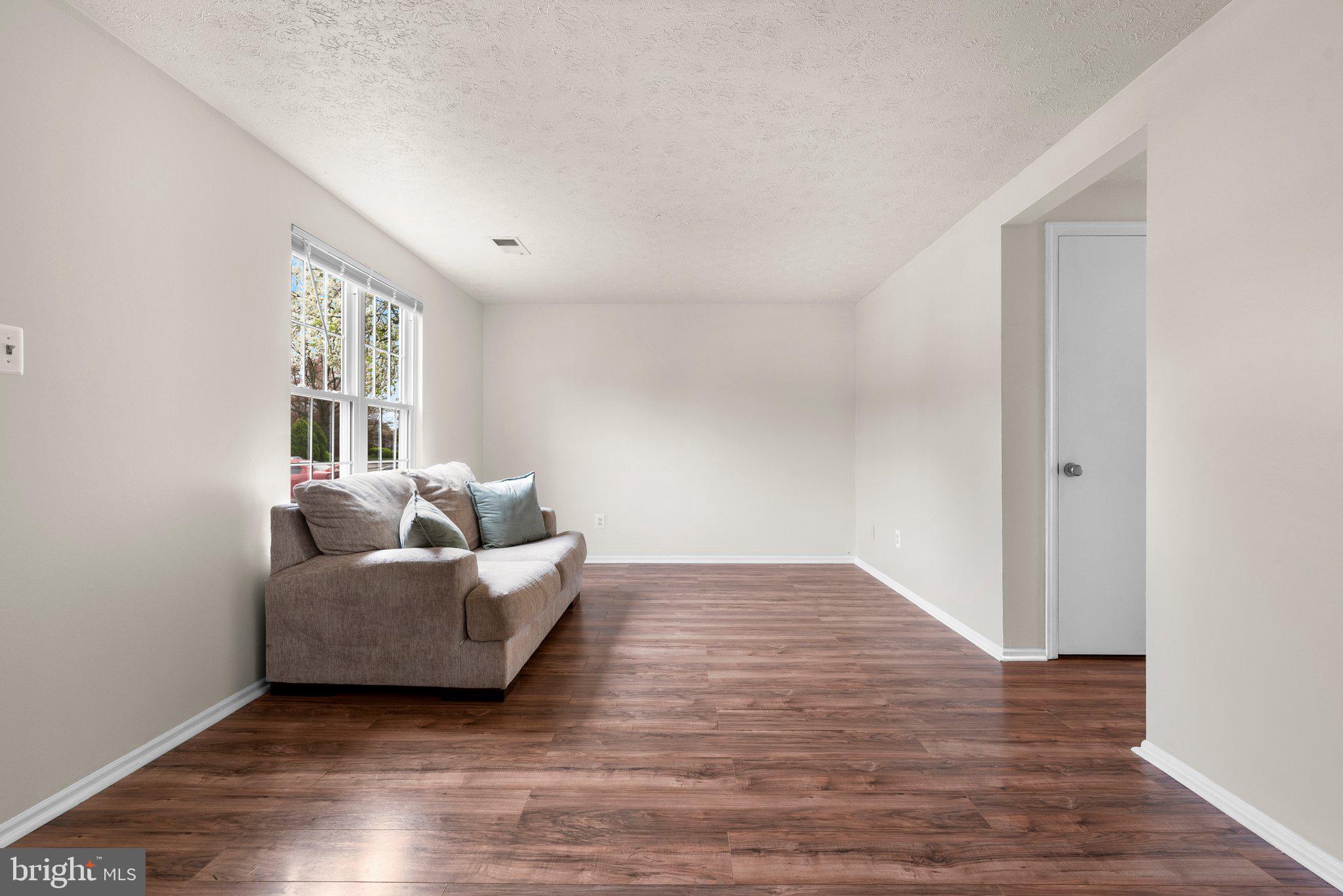 WHISPERING WOODS - Residential