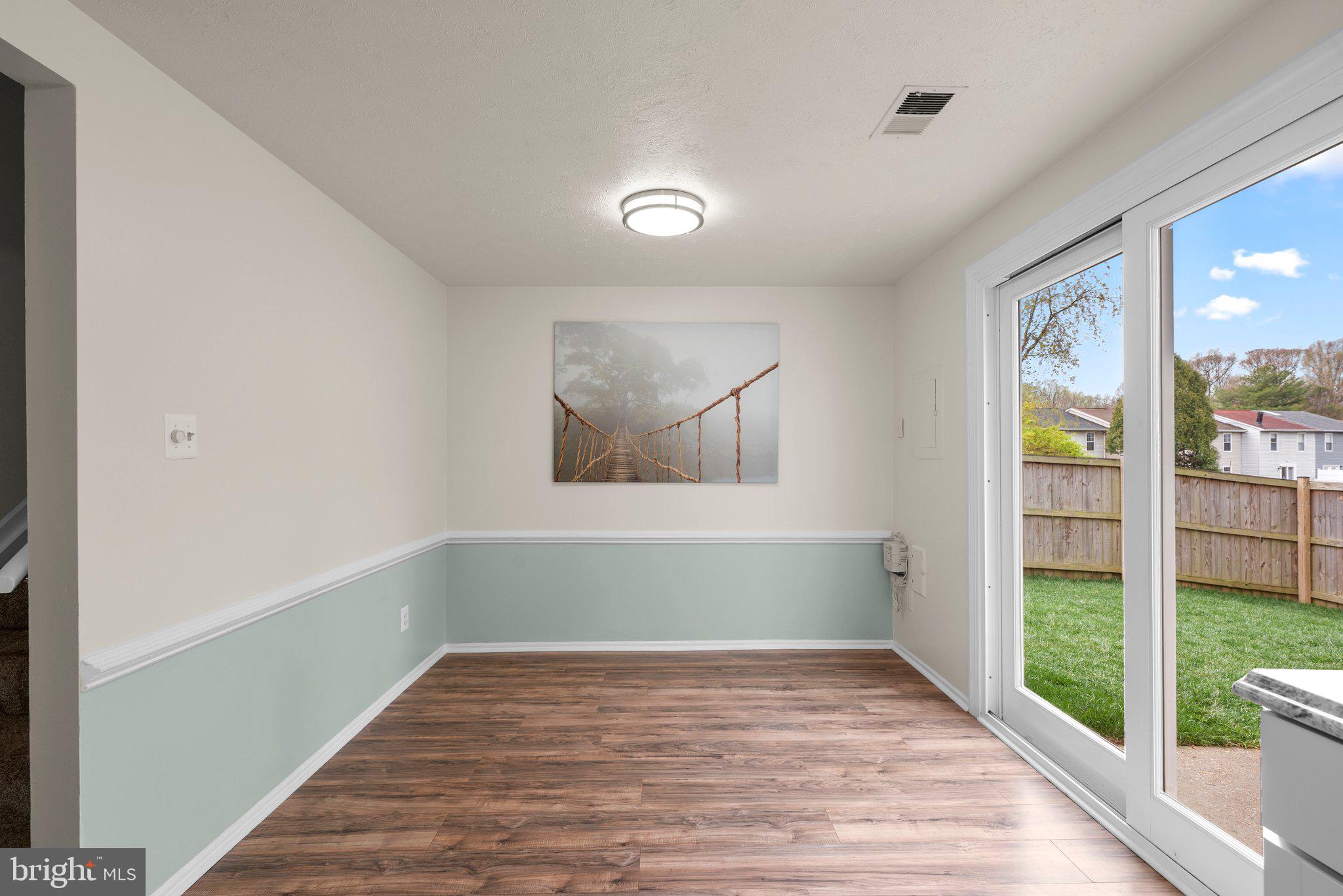 WHISPERING WOODS - Residential