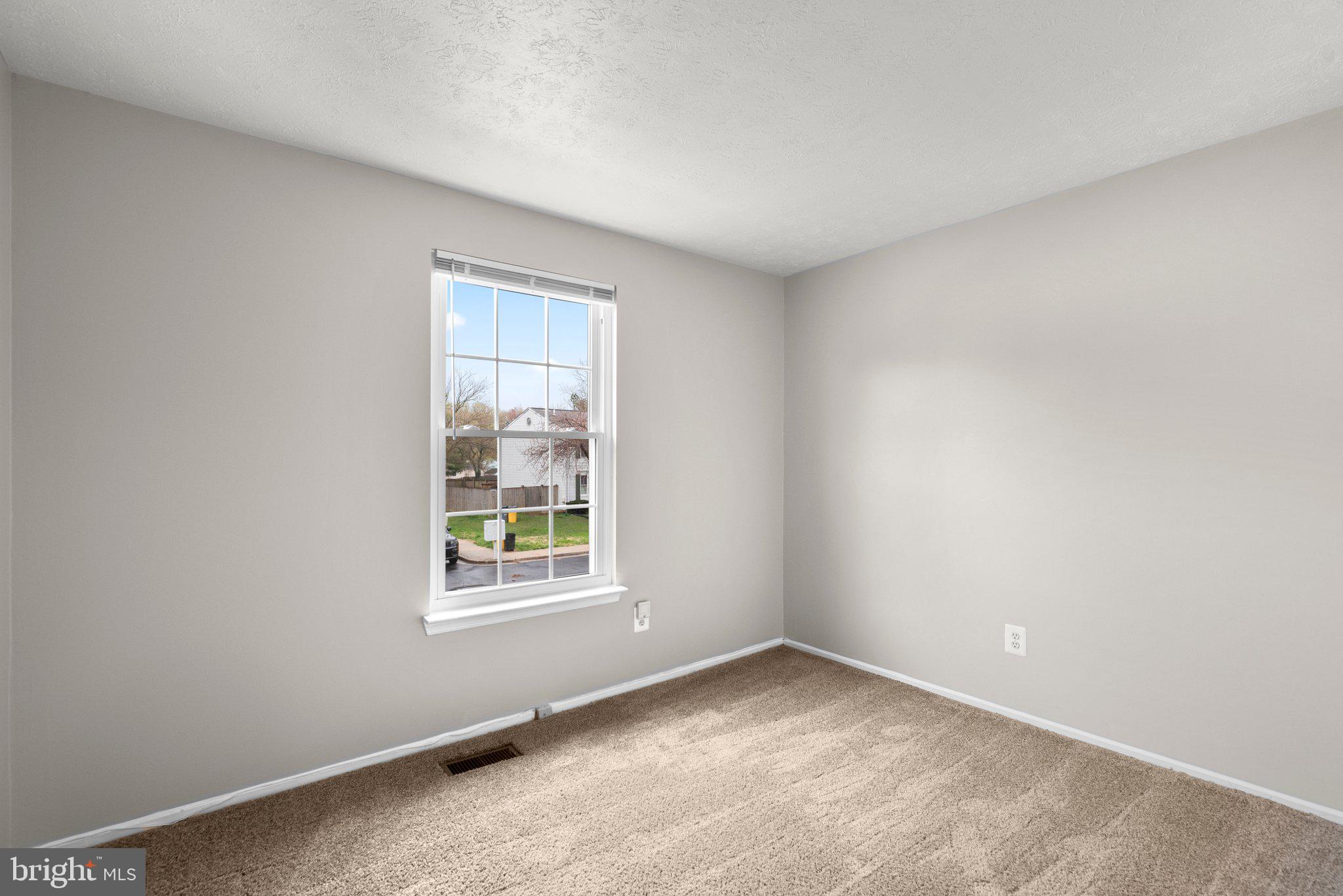 WHISPERING WOODS - Residential