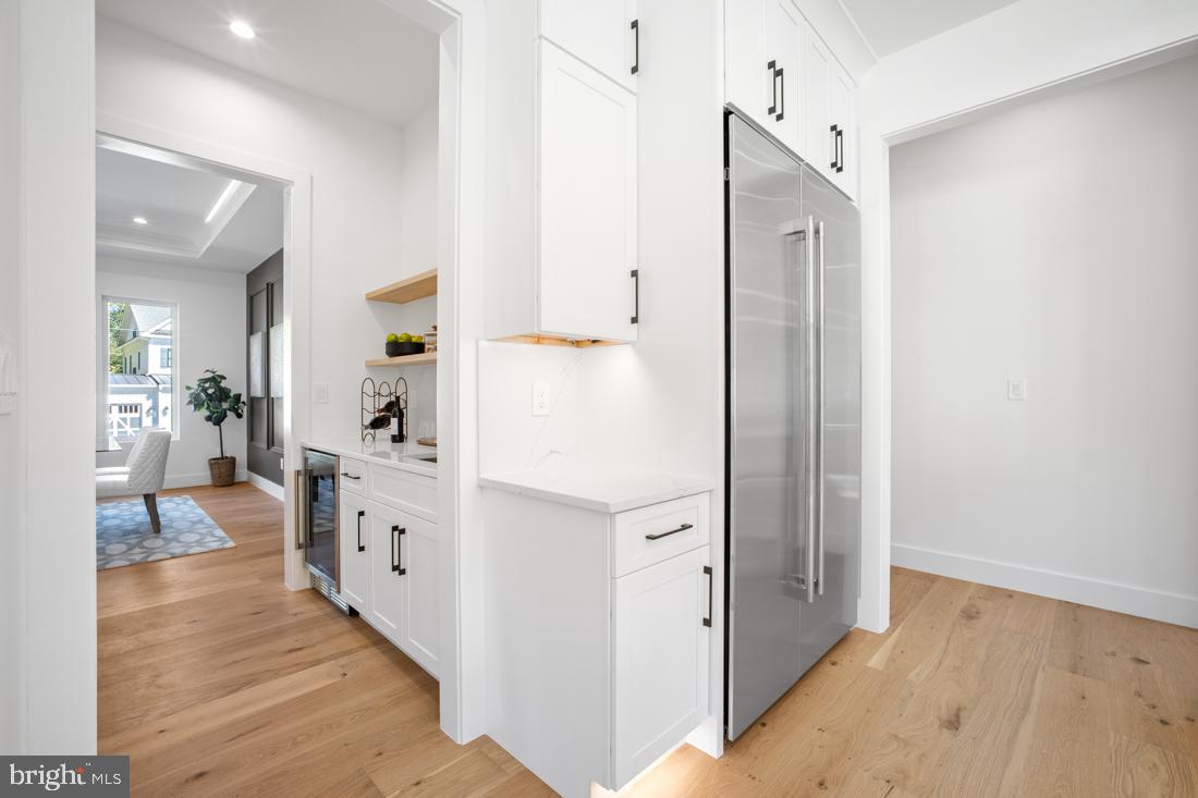 VIENNA WOODS - Residential