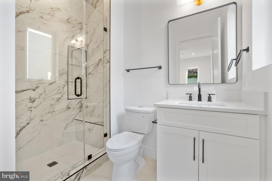 VIENNA WOODS - Residential