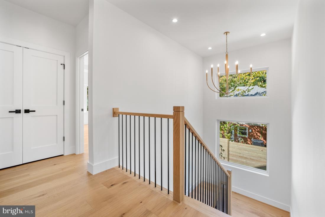 VIENNA WOODS - Residential