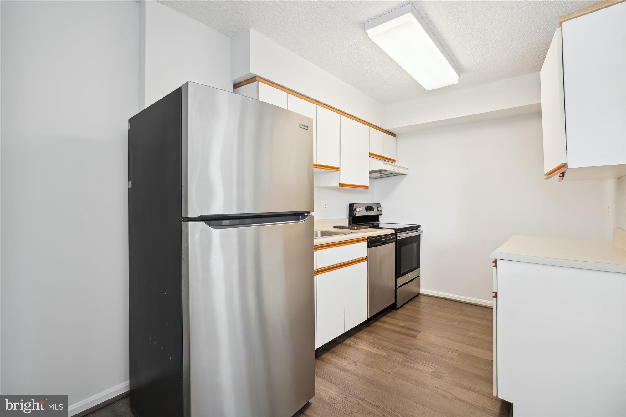 CHELSEA TOWERS - Residential