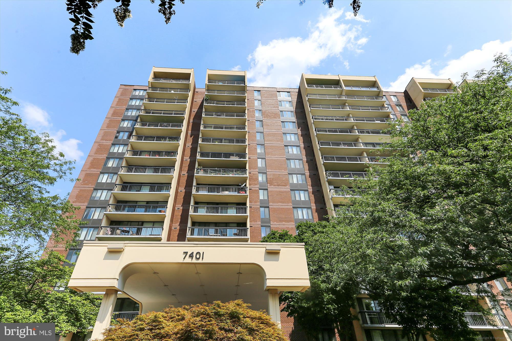 CHELSEA TOWERS - Residential