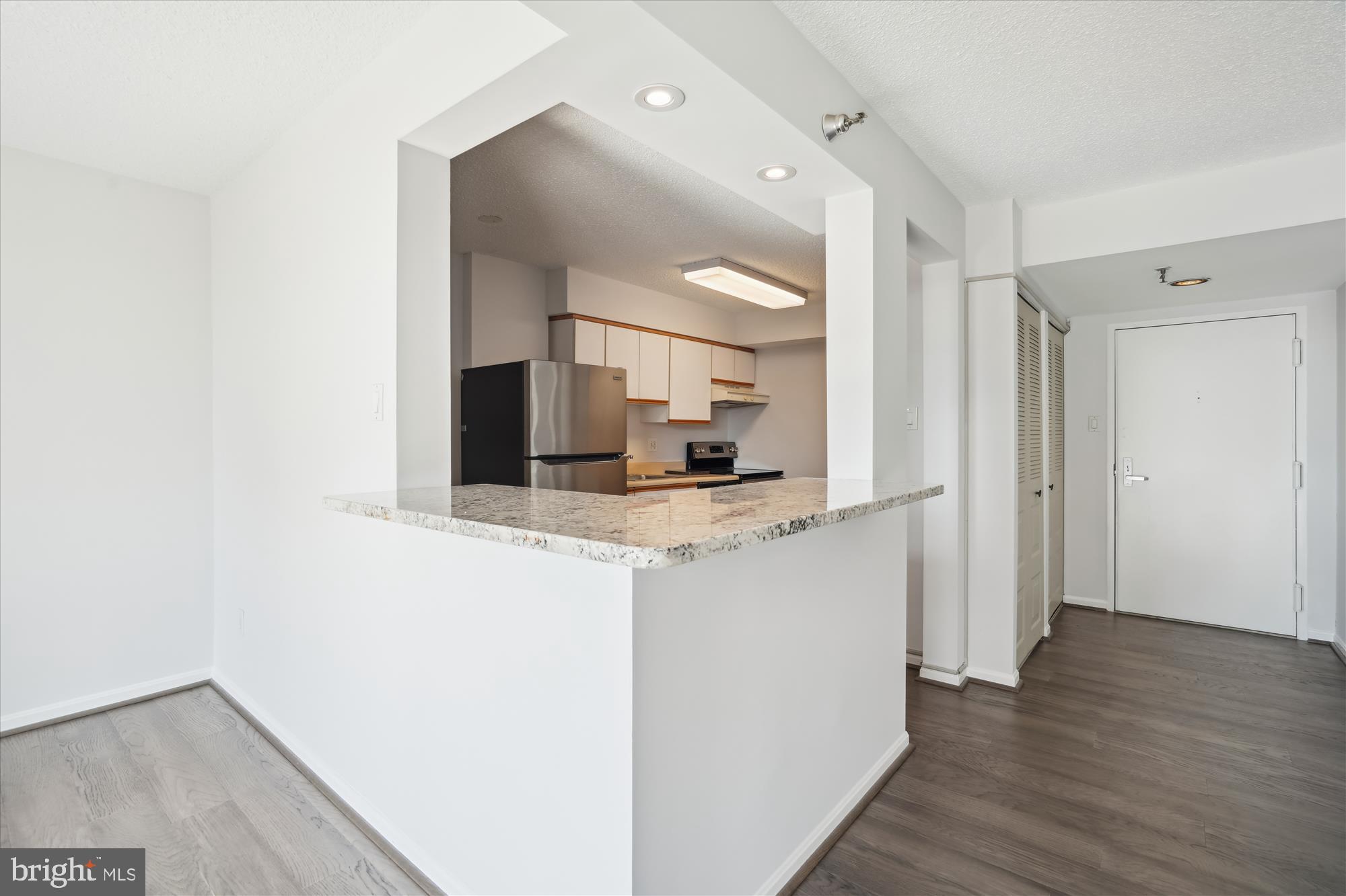 CHELSEA TOWERS - Residential