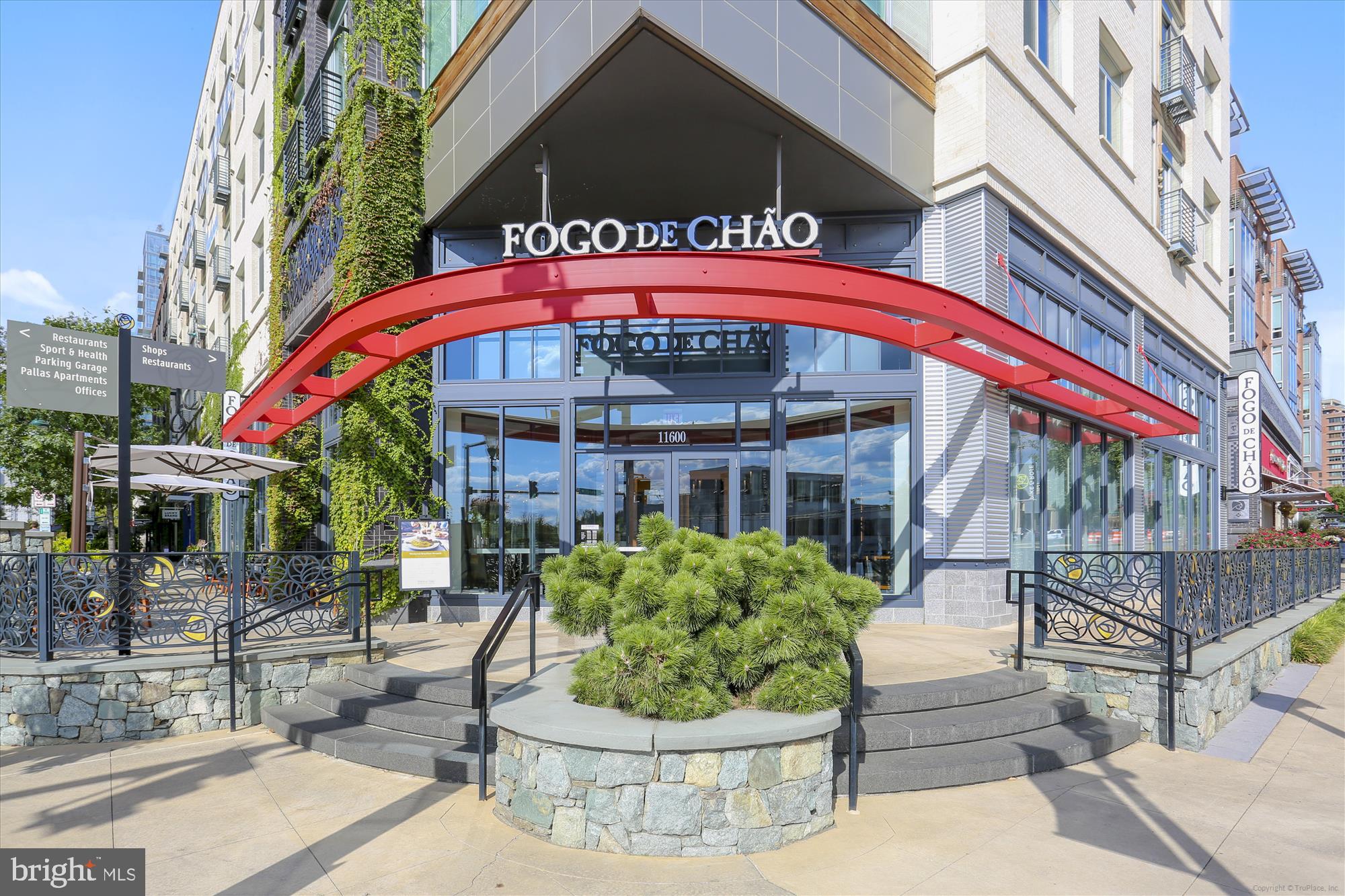 CHELSEA TOWERS - Residential