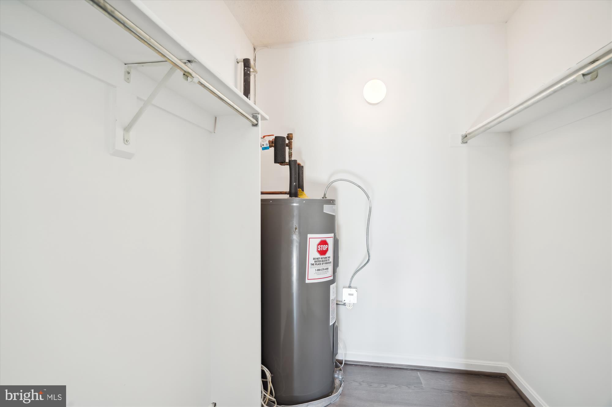 CHELSEA TOWERS - Residential