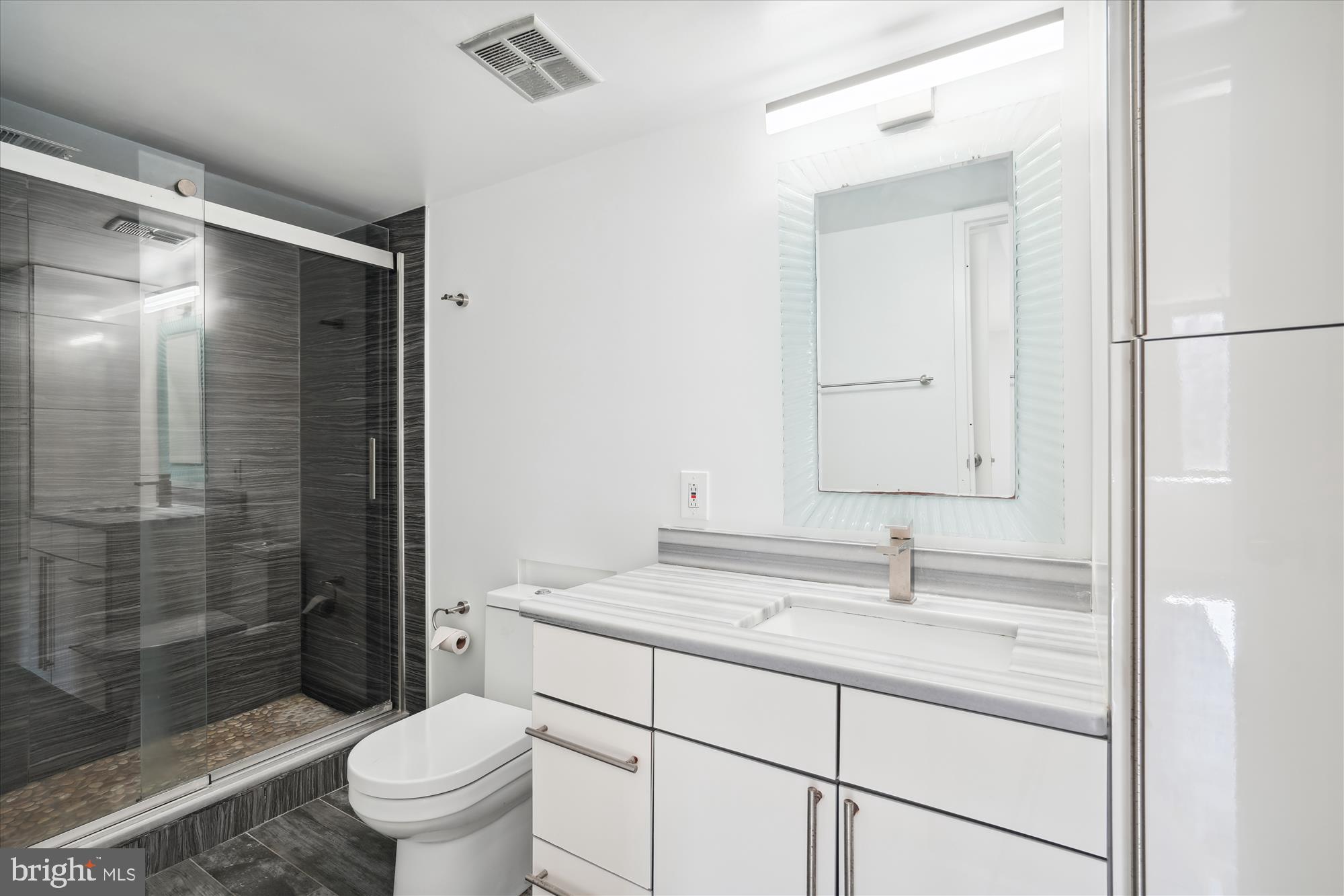 CHELSEA TOWERS - Residential