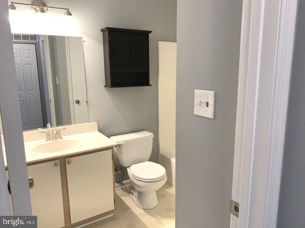 CROMWELL FOUNTAIN - Residential Lease