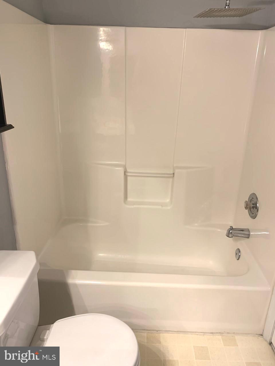 CROMWELL FOUNTAIN - Residential Lease