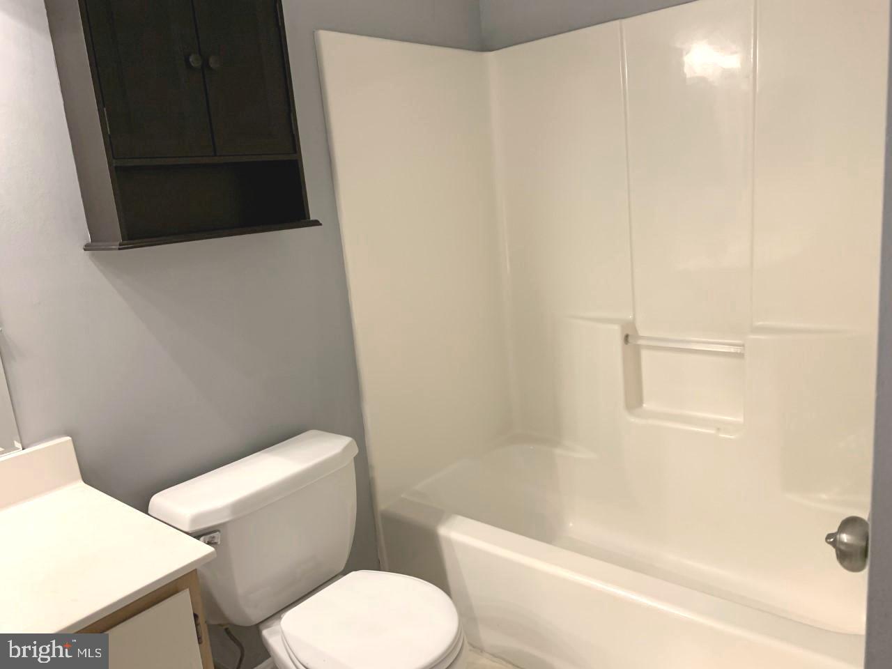 CROMWELL FOUNTAIN - Residential Lease