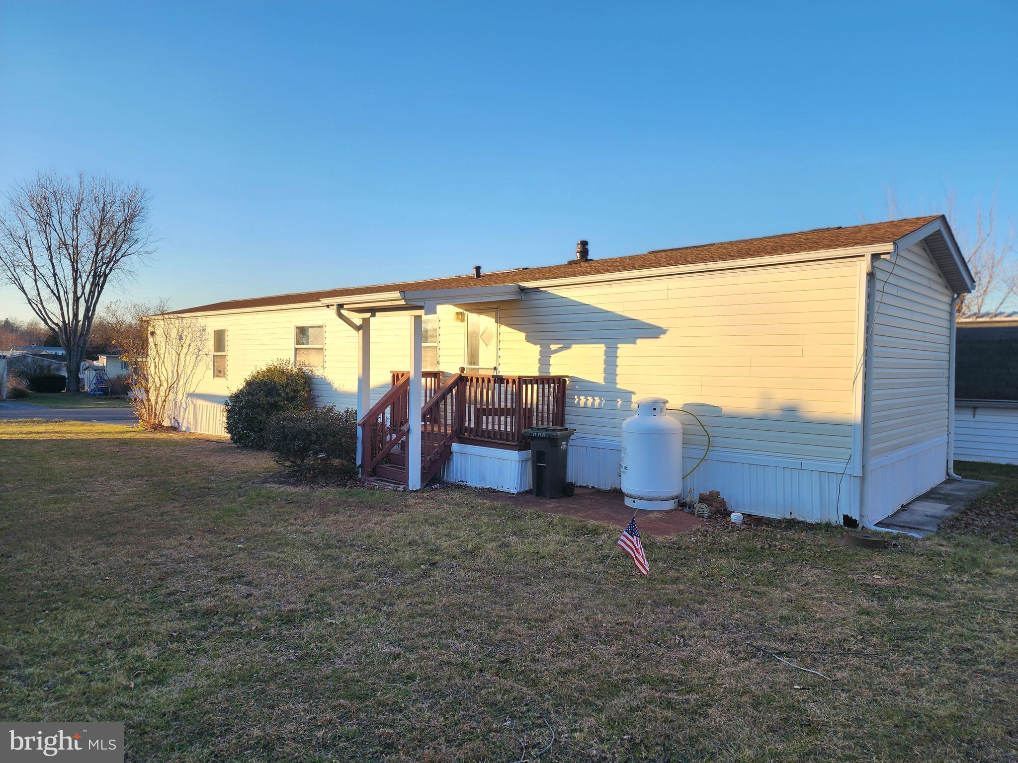 LINCOLN ESTATES MHP - Residential