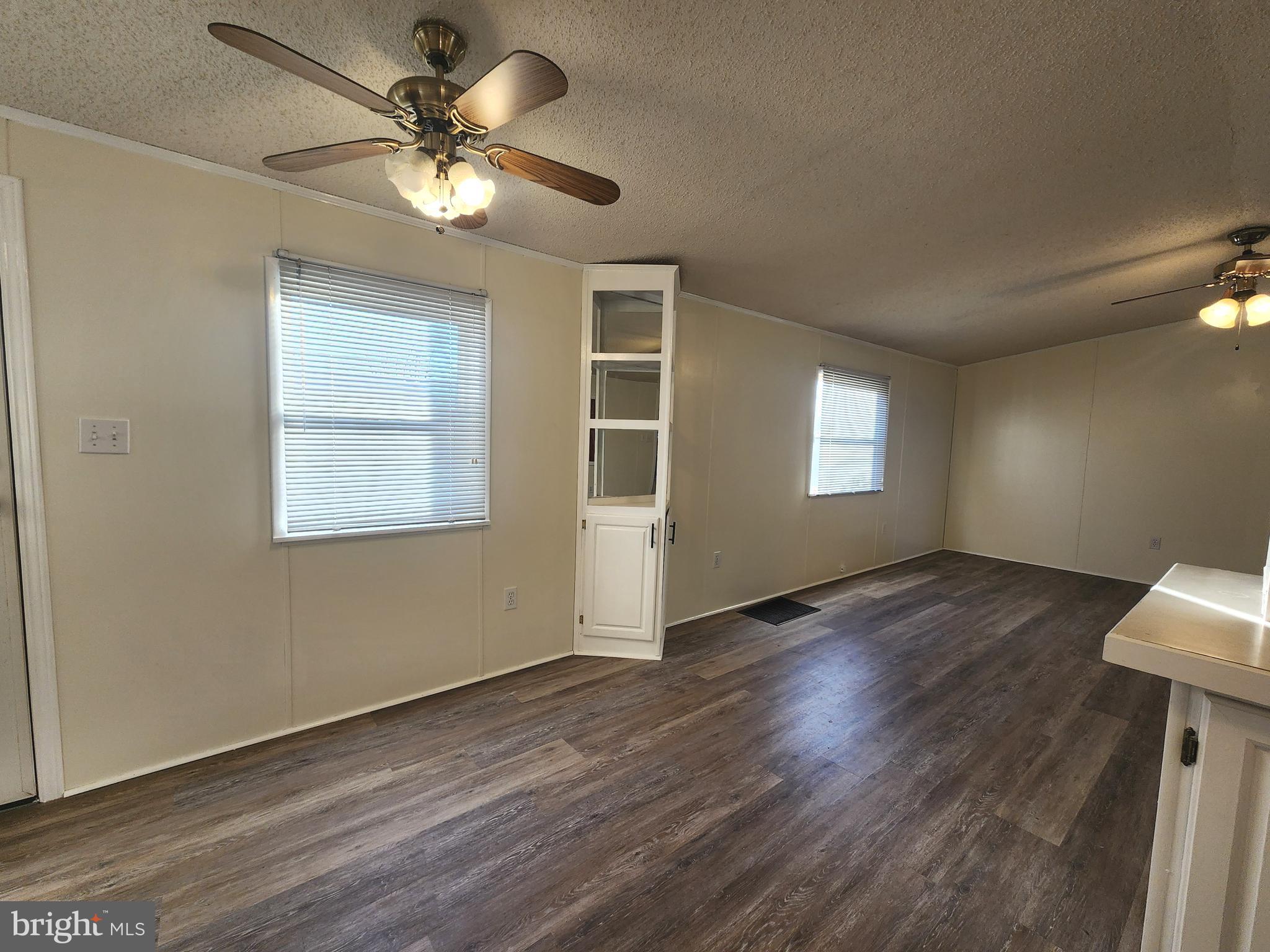 LINCOLN ESTATES MHP - Residential