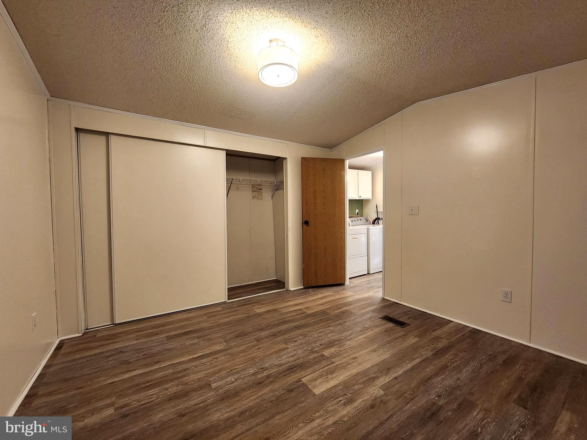 LINCOLN ESTATES MHP - Residential